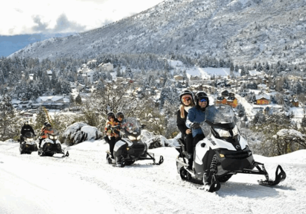 Cerro Catedral com Moto de Neve